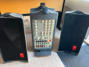Fender Passport gitaarversterker met speaker stands beschikbaar voor biedingen