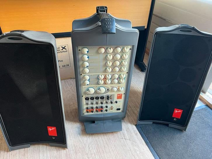 Fender Passport gitaarversterker met speaker stands, Muziek en Instrumenten, Versterkers | Bas en Gitaar, Gebruikt, Gitaar, 50 tot 100 watt