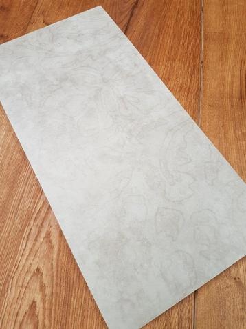 101 M2 LABICER TEGELS "FLOREAL PLUM" 30X60 CM beschikbaar voor biedingen