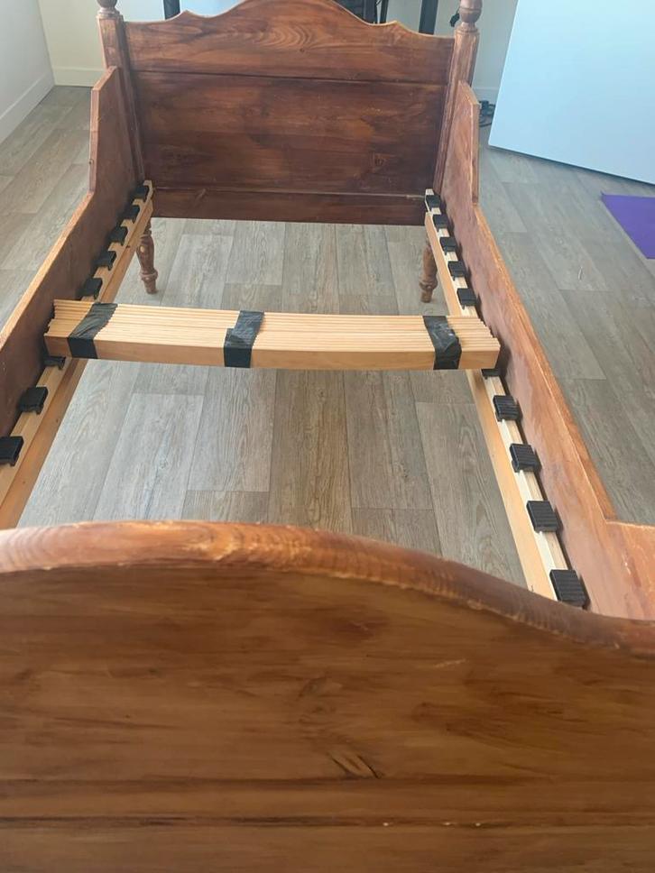 Een persoonsbed,brocante,grenen 93x198x101 incl lattenbodem, Huis en Inrichting, Slaapkamer | Bedden, Gebruikt, Eenpersoons, 90 cm