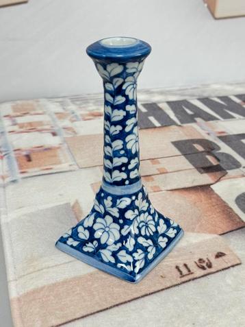 Blauwe aardewerk 20cm hoge lange kaarsenstandaard kandelaar beschikbaar voor biedingen