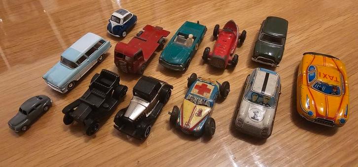 Verzameling auto miniaturen 12 stuks, Hobby en Vrije tijd, Modelauto's | Overige schalen, Gebruikt, Auto, Ophalen of Verzenden