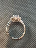 Antiek stijl verzilverde ring met zirkonia., Nieuw, Ophalen of Verzenden, Dame, Zilver