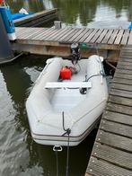 Rubberboot 330 (opknapper) met 4pk motor, Watersport en Boten, Rubberboten, Zo goed als nieuw, Hout, Benzine, Minder dan 70 pk