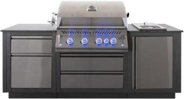 buitenkeuken met barbecue BIG32 en inbouw Sizzle Zone beschikbaar voor biedingen