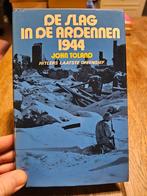 John Tolano - De slag in de ardennen 1944, Boeken, Oorlog en Militair, Ophalen of Verzenden, Zo goed als nieuw