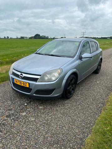 Opel Astra 1.4 16V 5D 2006 Grijs beschikbaar voor biedingen