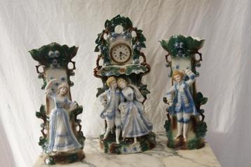 Klokstel porselein beschikbaar voor biedingen