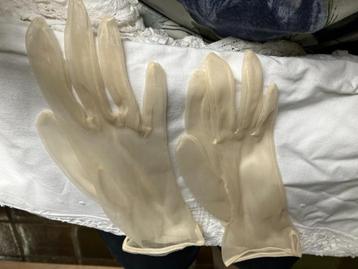 beige organza handschoenen beschikbaar voor biedingen