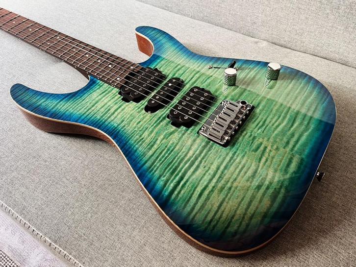 Charvel MJ DK24 - uitstekende staat! (Ruil mogelijk), Muziek en Instrumenten, Snaarinstrumenten | Gitaren | Elektrisch, Zo goed als nieuw