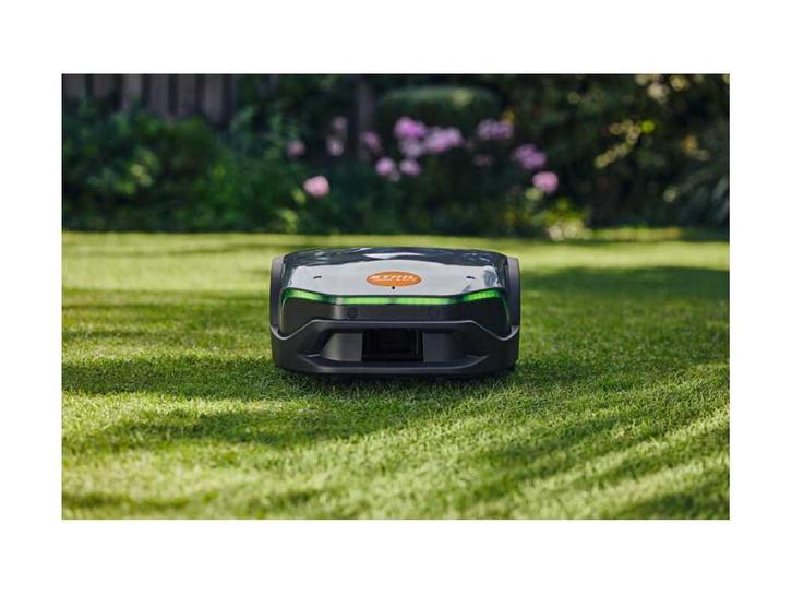 Stihl Inow 6 evo Robot Grasmaaier, Zakelijke goederen, Machines en Bouw | Tuin, Park en Bosbouw, Maaier