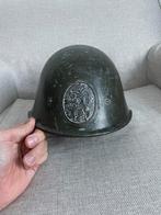 Nederlandse helm WO2 met leeuw helmplaat, Verzamelen, Militaria | Tweede Wereldoorlog, Ophalen of Verzenden, Nederland, Helm of Baret