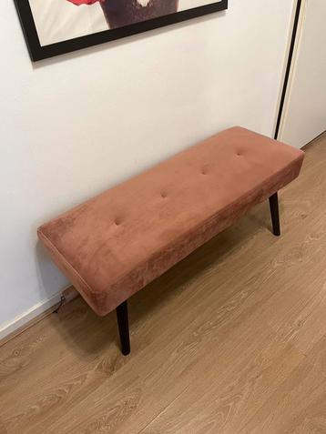 Fluwelen bankje – roze beschikbaar voor biedingen