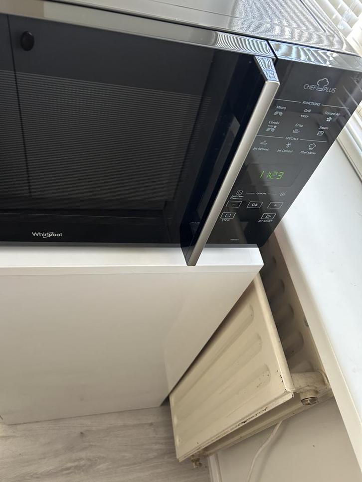 Whirlpool combi-magnetron, Witgoed en Apparatuur, Magnetrons, Gebruikt, Vrijstaand, Combimagnetron, 45 tot 60 cm, Crisp, Grill