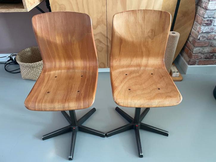 Twee retro schoolstoeltjes, Kinderen en Baby's, Kinderkamer | Tafels en Stoelen, Gebruikt, Stoel(en), Ophalen