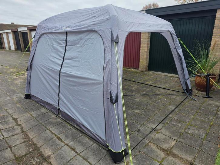 Outwell opblaasbare airshelter/Voortent - 2 keer gebruikt!, Caravans en Kamperen, Tenten, Zo goed als nieuw, Ophalen of Verzenden