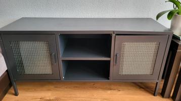 Metalen TV-meubel met gaasdeuren beschikbaar voor biedingen