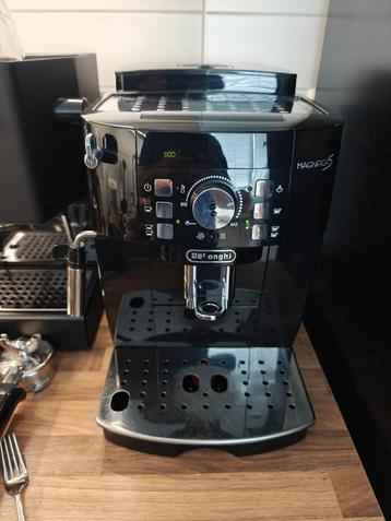 Delonghi Magnifica koffiezetapparaat Zeer nette bonenmachine beschikbaar voor biedingen