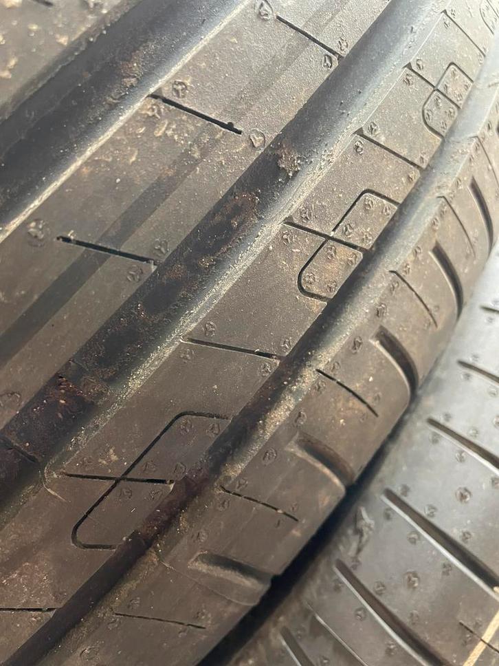 “205 55 16 good year. Demo. Puntjes zitten er nog op”, Auto-onderdelen, Banden en Velgen, Band(en), Zomerbanden, 16 inch, 205 mm