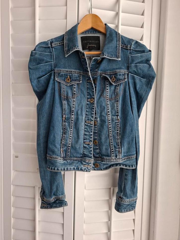 Spijkerjasje Stradivarius, maat XS, Kleding | Dames, Jassen | Zomer, Zo goed als nieuw, Maat 34 (XS) of kleiner, Blauw, Ophalen of Verzenden