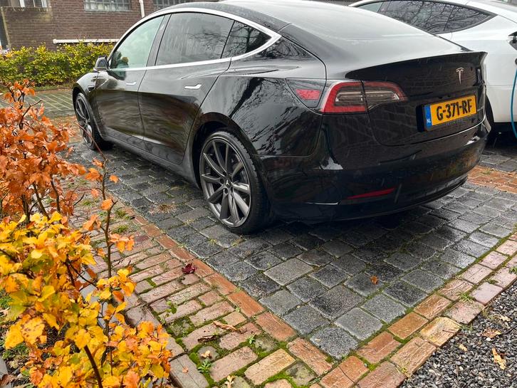 Prachtige Tesla Model 3 20” long range AWD 75 Kwh, Auto's, Tesla, Particulier, Model 3, 360° camera, 4x4, ABS, Achteruitrijcamera