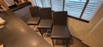 3 Barstoelen

Zwart metalen onderstel met grijs leder, Ophalen, Gebruikt, Drie, Leer