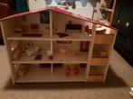 Leuk houten poppenhuis met meubels, Ophalen, Gebruikt, Poppenhuis