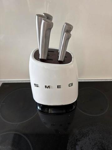 SMEG Messenblok te koop inc 6 messen / Aanbieding beschikbaar voor biedingen
