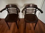 Twee donkerbruine houten stoelen, Twee, Bruin, Ophalen of Verzenden, Zo goed als nieuw