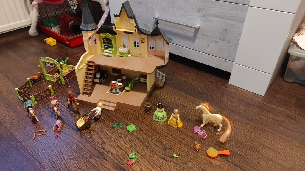Playmobil Spirit Huis / lucky House met Accessoires, Ophalen of Verzenden, Gebruikt