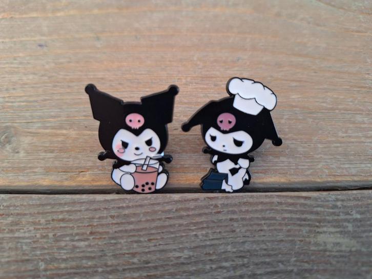2 grappige pins van Kuromi te koop, Verzamelen, Speldjes, Pins en Buttons, Nieuw, Speldje of Pin, Overige onderwerpen, Ophalen of Verzenden