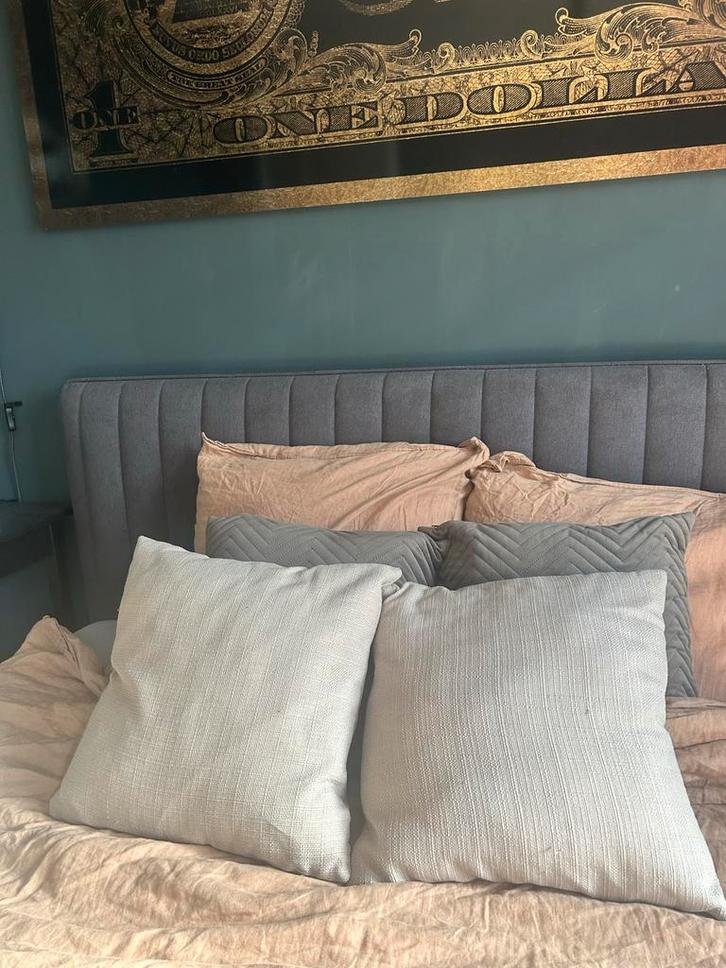 Taupe Sierkussens - Set van 2, Huis en Inrichting, Woonaccessoires | Kussens, Zo goed als nieuw, Beige, Vierkant, Ophalen of Verzenden