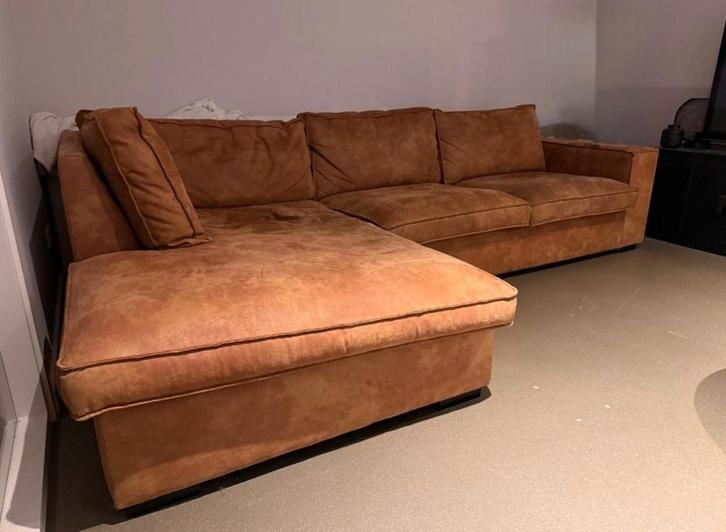 Hoekbank suède met lounge gedeelte, Huis en Inrichting, Banken | Bankstellen, Gebruikt, Hoekbank, Vierpersoons of meer, 250 tot 300 cm