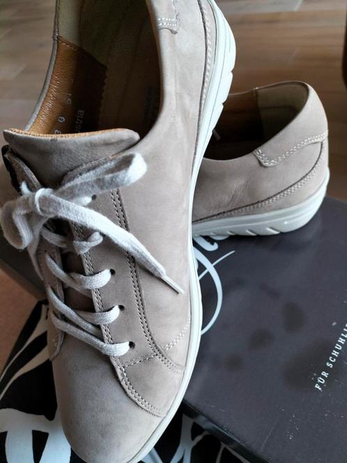 licht beige Hartjes Damesschoen maat 5,5 wijdte G, Kleding | Dames, Schoenen, Zo goed als nieuw, Sneakers of Gympen, Beige, Ophalen of Verzenden