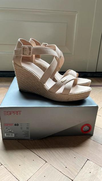 Sandalen roze mt.40 sleehak beschikbaar voor biedingen