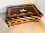 Antieke houten speeldoos met kaarten en accessoires, Ophalen of Verzenden