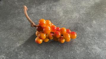 Druiventros albast oranje rood geel hout  beschikbaar voor biedingen