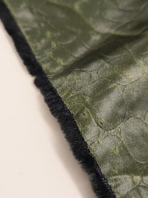 Poly croco wrinkle nepleer mosgroen legergroen 7,3 meter, Hobby en Vrije tijd, Stoffen en Lappen, Nieuw, Katoen, 120 cm of meer