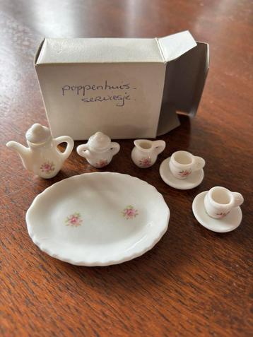 Poppenhuis serviesje / servies beschikbaar voor biedingen