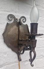 Stijlvolle wandlamp Smeedijzer Amsterdamse School ca. 1915, Huis en Inrichting, Lampen | Wandlampen, Ophalen of Verzenden, Gebruikt