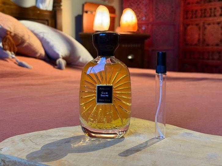 Atelier des Ors - Cuir Sacré sample/decant, Sieraden, Tassen en Uiterlijk, Uiterlijk | Parfum, Zo goed als nieuw, Ophalen of Verzenden