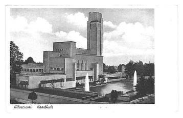 900413	Hilversum	Raadhuis	 	1943	Gelopen met postzegel       beschikbaar voor biedingen