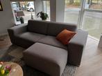 Bank (VT-wonen) met losse hocker (kleur taupe), Huis en Inrichting, Banken | Bankstellen, Ophalen, Gebruikt, Driepersoons, 75 tot 100 cm