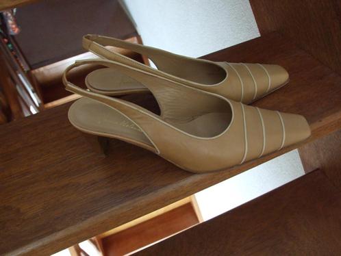 Manfield by Frans Molenaar zgan hakschoenen 39, Kleding | Dames, Schoenen, Zo goed als nieuw, Sandalen of Muiltjes, Beige, Ophalen of Verzenden