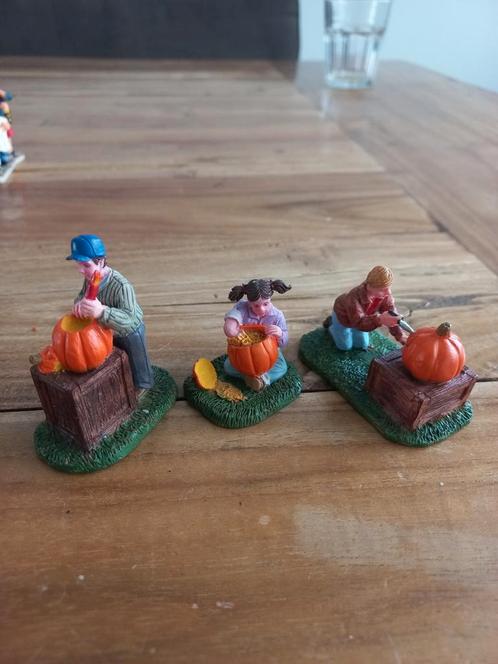 Lemax spooky town pumpkin carvers retired 2005, Diversen, Kerst, Zo goed als nieuw, Ophalen of Verzenden