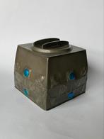 Liberty & Co biscuit box, ontwerp Archibald Knox, Verzenden