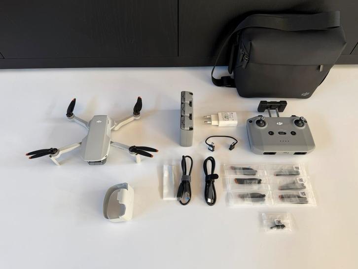 DJI MINI 2 Fly More Combo- 4 accu's | garantie | nieuwstaat, Audio, Tv en Foto, Drones, Zo goed als nieuw, Cameradrone, Standaard kwaliteit