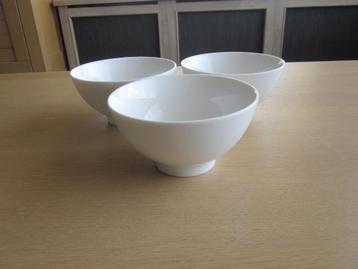 Intermezzo Roma porselein 3 schaaltjes D14,5cm H7,5cm beschikbaar voor biedingen