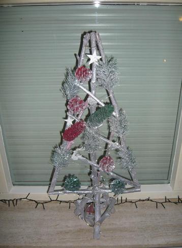 zilverkleurig houten kerstboompje met verlichting 35x70cm beschikbaar voor biedingen