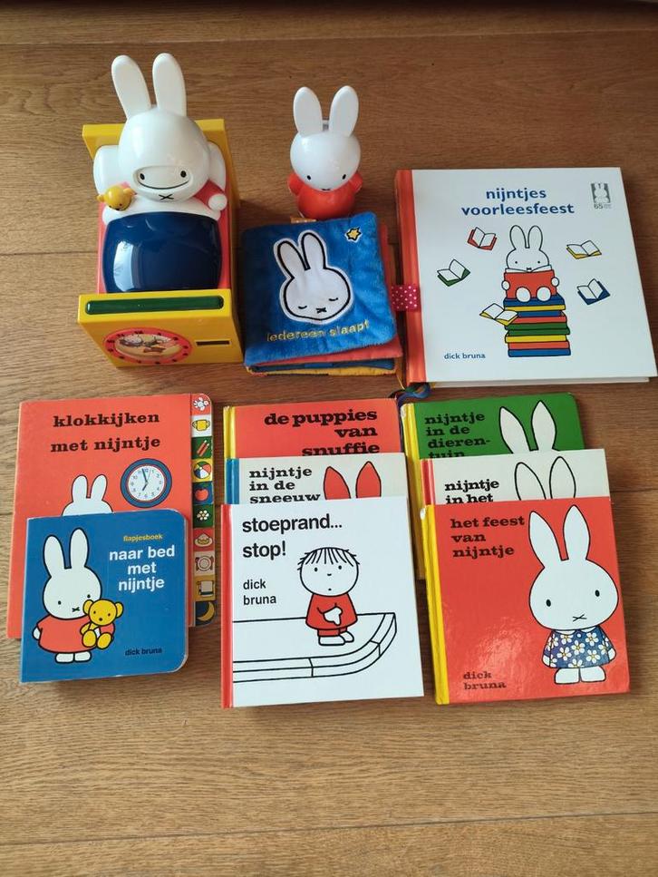 Nijntje pakket met boekjes, knuffelboekje, slaapwekker,, Boeken, Kinderboeken | Baby's en Peuters, Ophalen